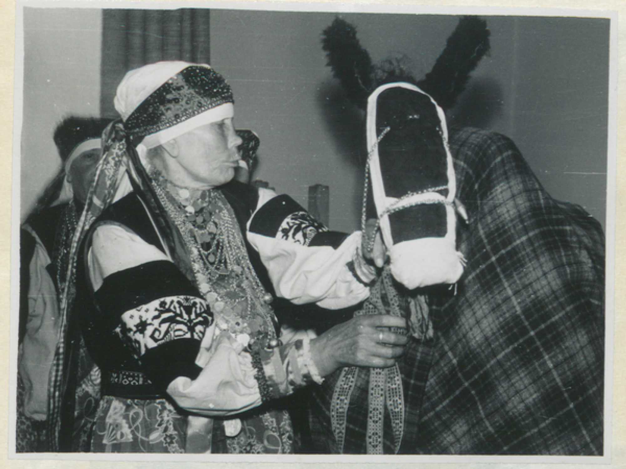 Hobusemäng. Handjasaare koor (?, Agrepina Pihlaste, ?, ?); EKRK, Foto 755j