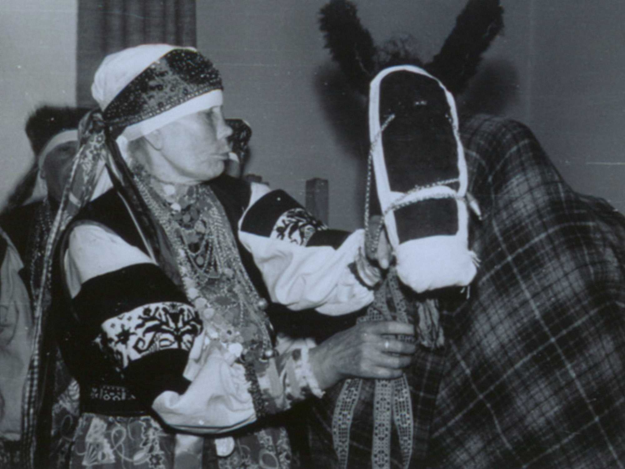 Hobusemäng. Handjasaare koor (?, Agrepina Pihlaste, ?, ?); EKRK, Foto 755j