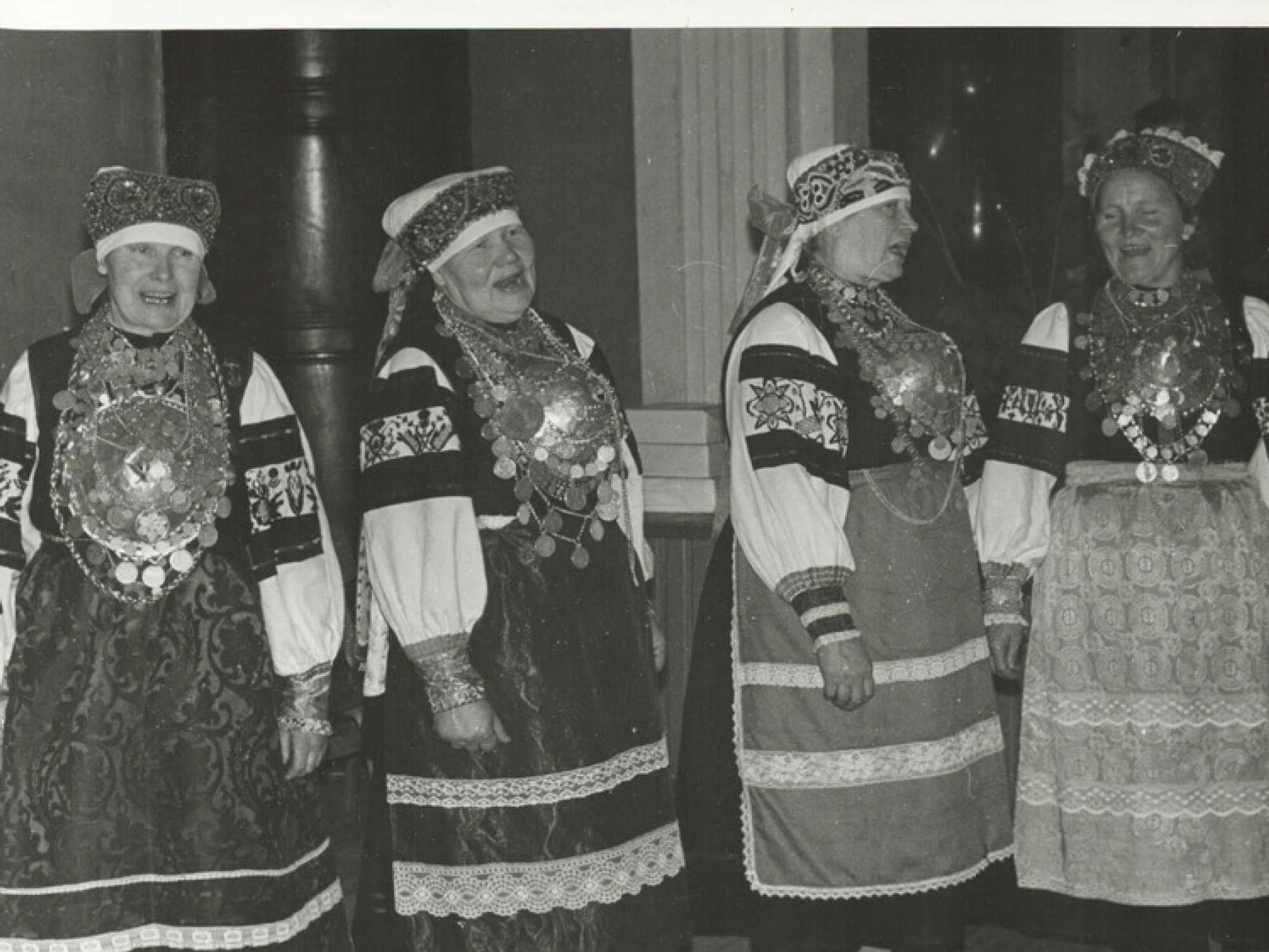 Värska Kadriõhtu. Vasakult: A. Hade, A. Mäeste, A. Mehine, A. Ojaperv; STM F 2296