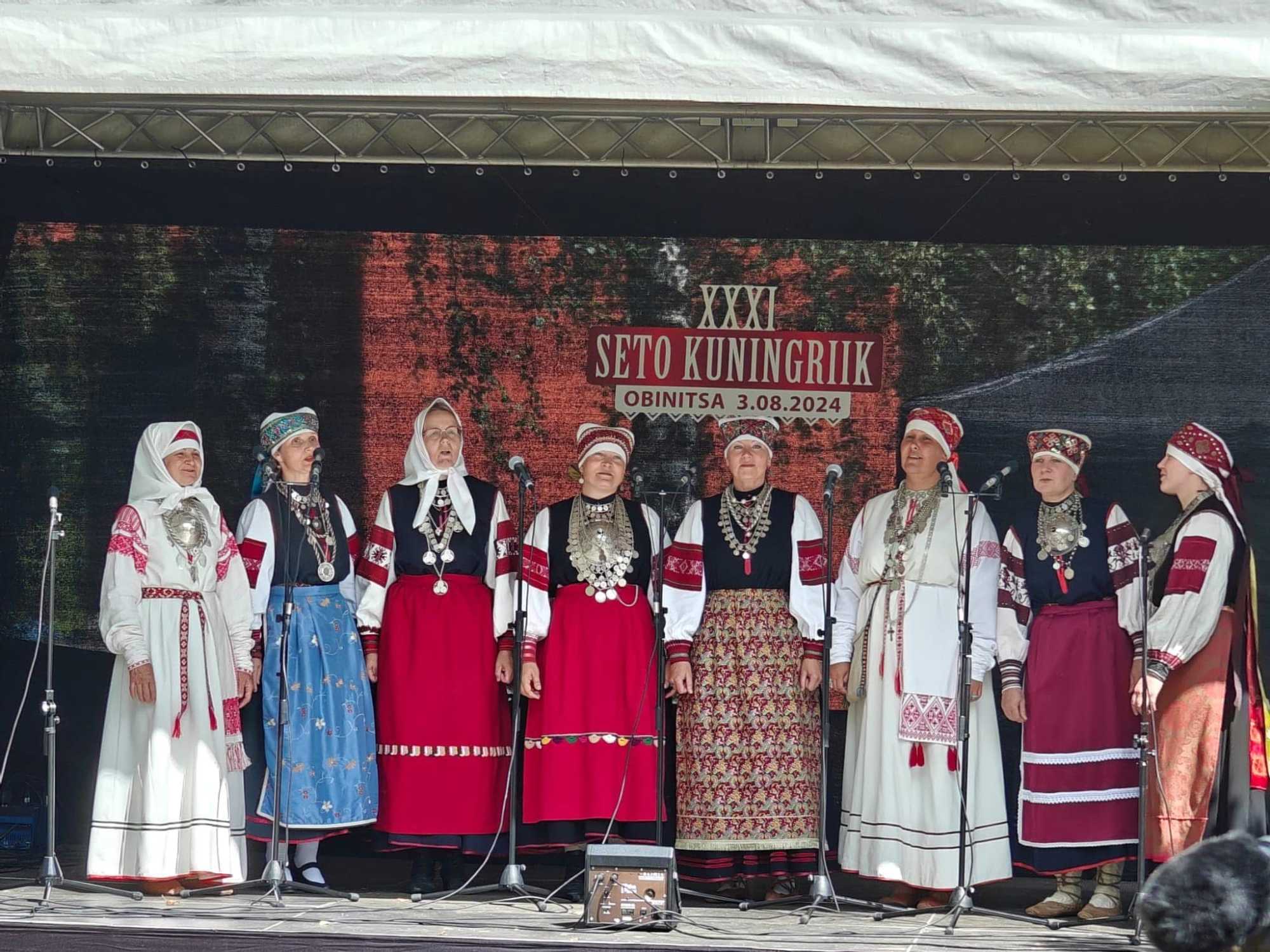 Verska Naase' Seto Kuningriigipäeval Obinitsas
